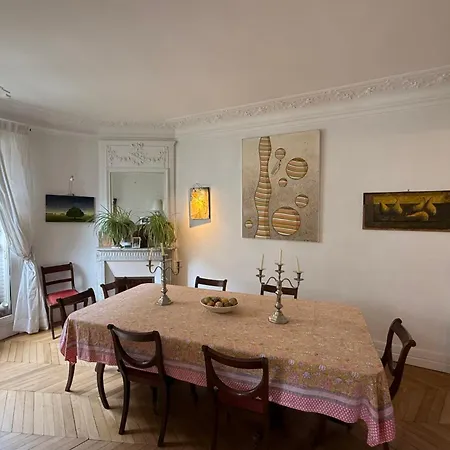 Apartment Large Quiet With Balcony In 12 *