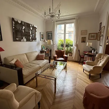 Large Quiet With Balcony In 12 Apartment Paris