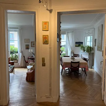 Large Quiet With Balcony In 12