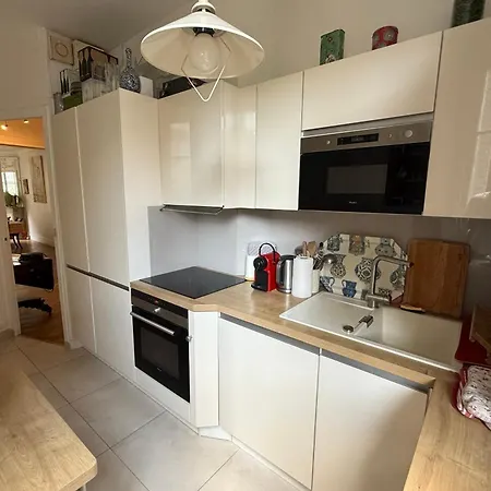 Apartment Large Quiet With Balcony In 12
