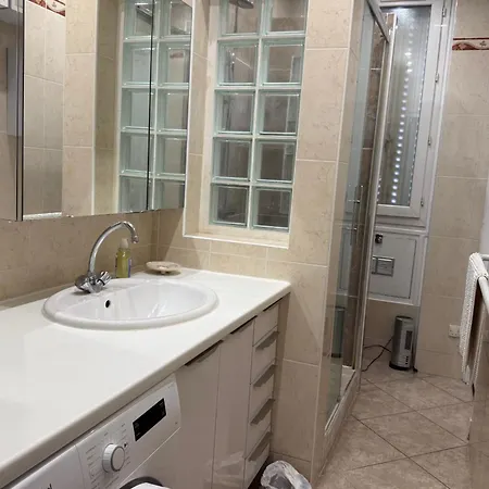 Apartment Large Quiet With Balcony In 12 *